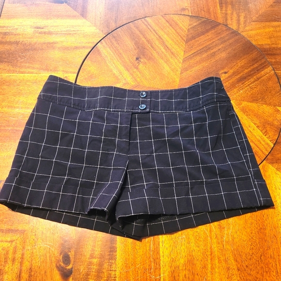 Maurices Pants - Maurices Black Shorts with White Stripes Size 9/10